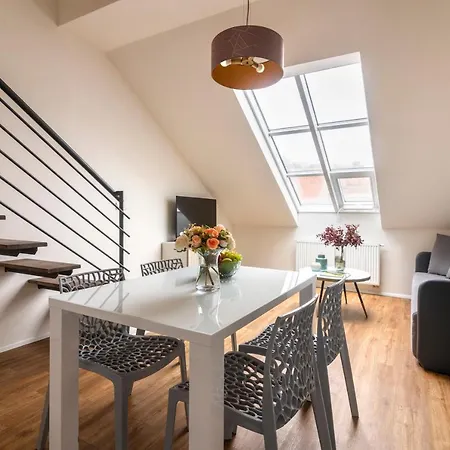 Lägenhetshotell Tales Boutique By Dwellfort Prag