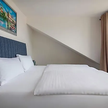 Tales Boutique By Dwellfort 4* براغ
