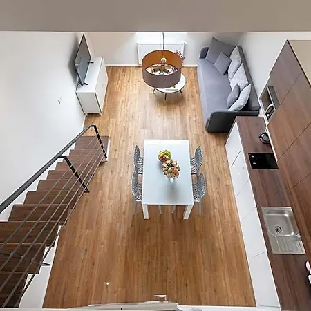 Tales Boutique By Dwellfort 4* براغ